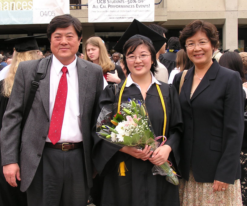 P5210008.Daddo, Lisa and Mommy