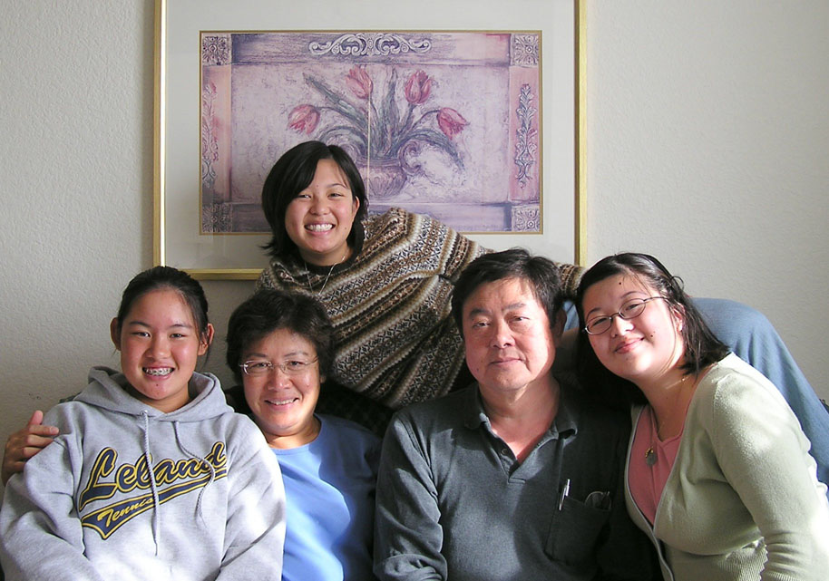 PB250080.Family with Shra topper