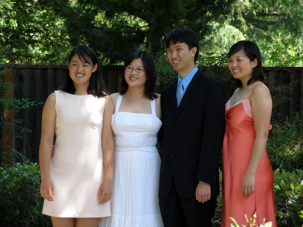 Lisa, Erik, and twosisters