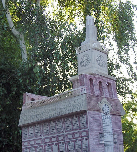 Yep, it's all made of paper and tape. Paper model of Independence Hall