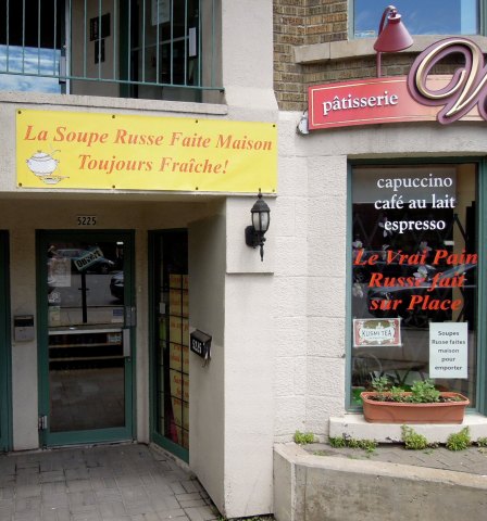 Signs in French for Russian food