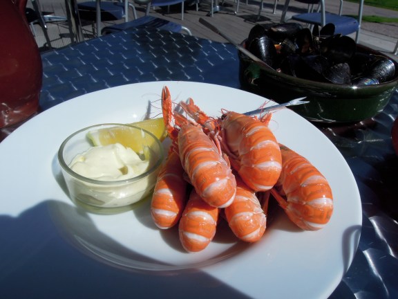 Chilled langoustines with lemon and mayo