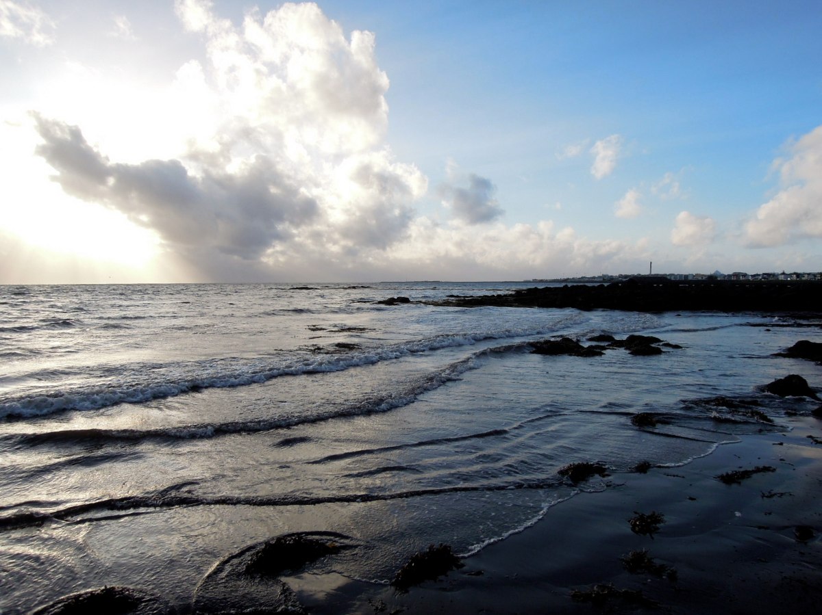 Waves coming in to shore