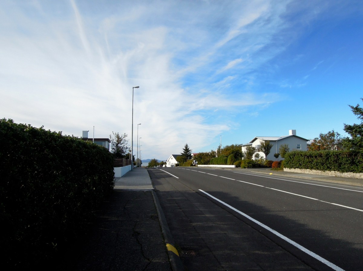 Lindarbraut facing south