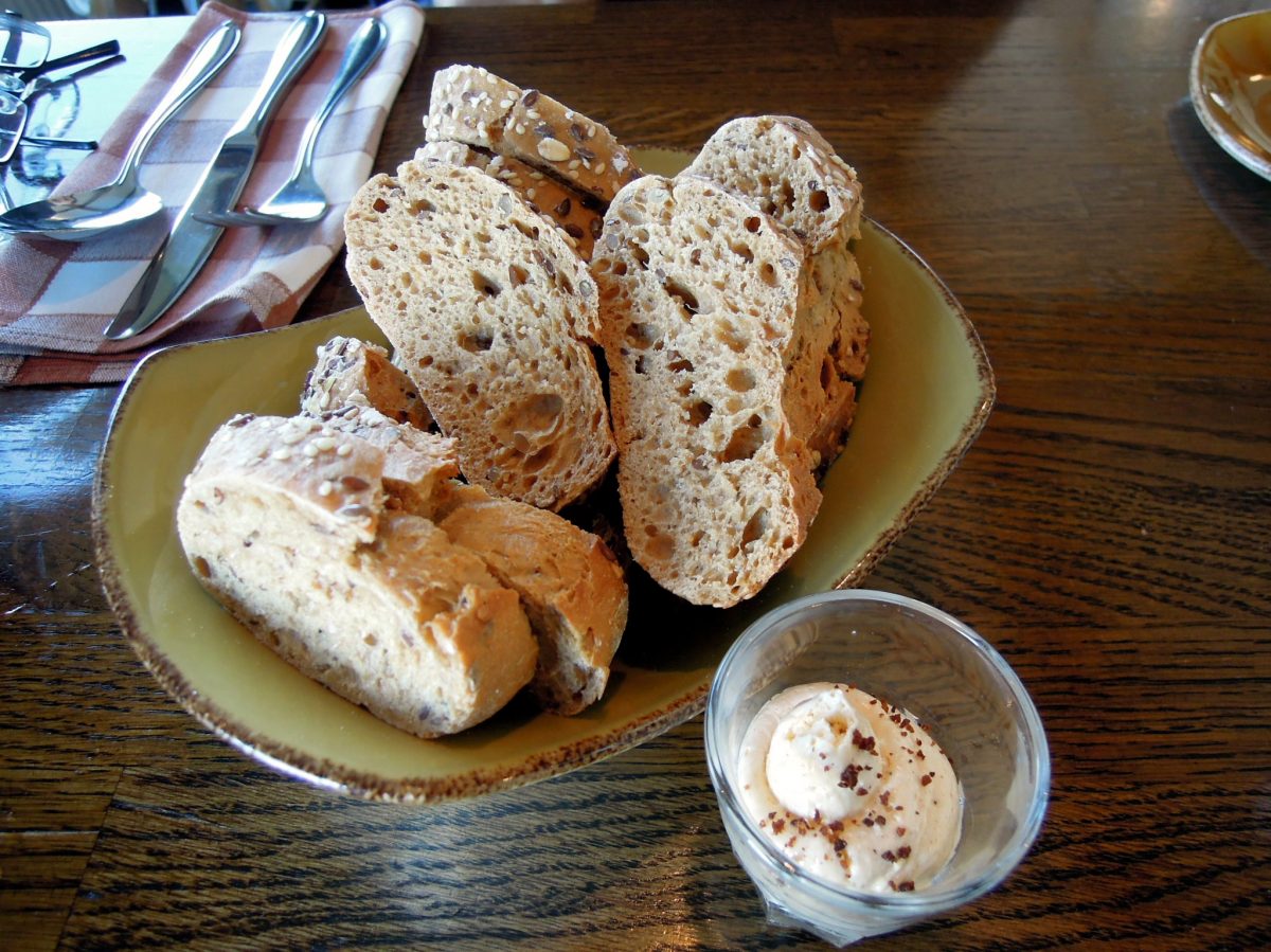 Muesli bread and butter at Höfnin