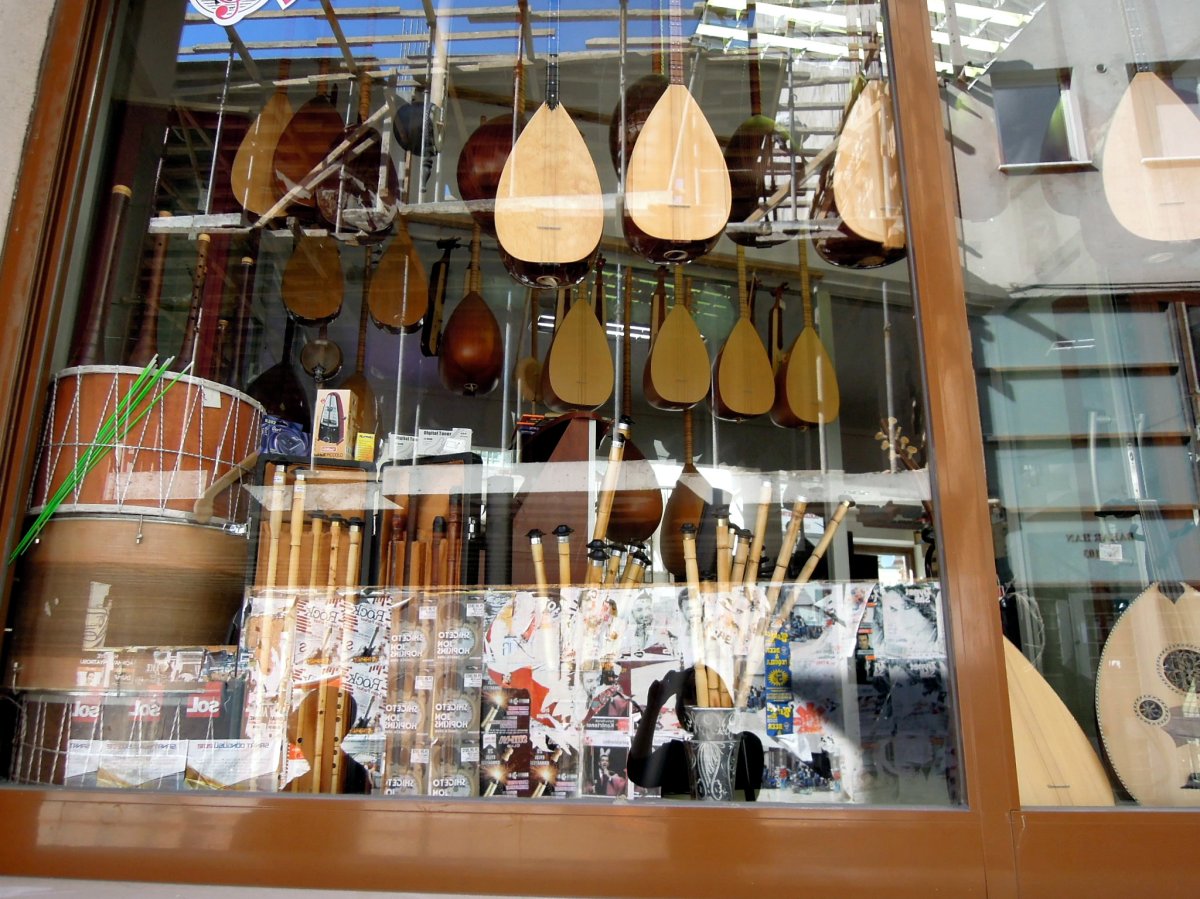 Musical-instrument shop