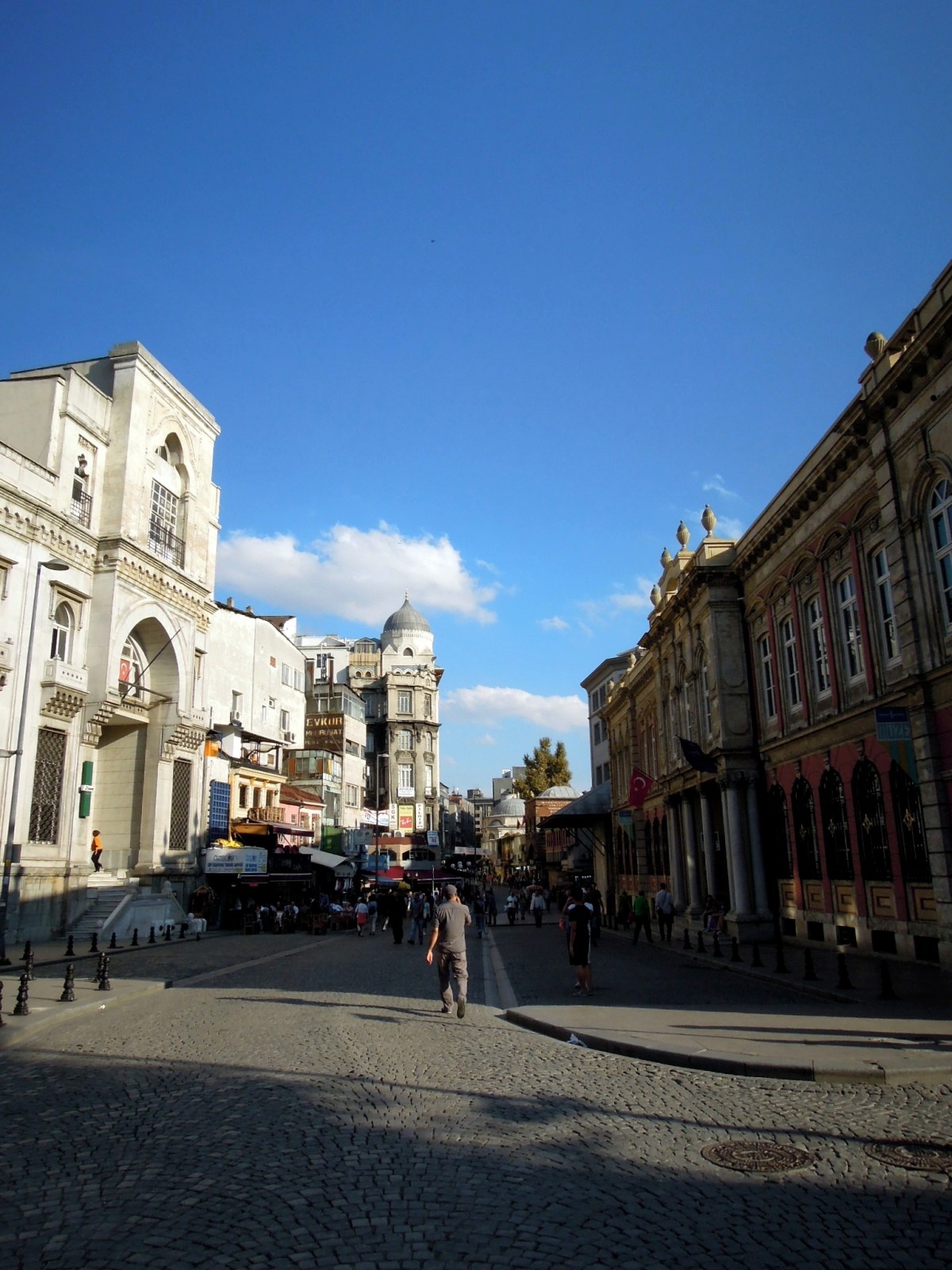 Bankacılar Sokak or thereabouts