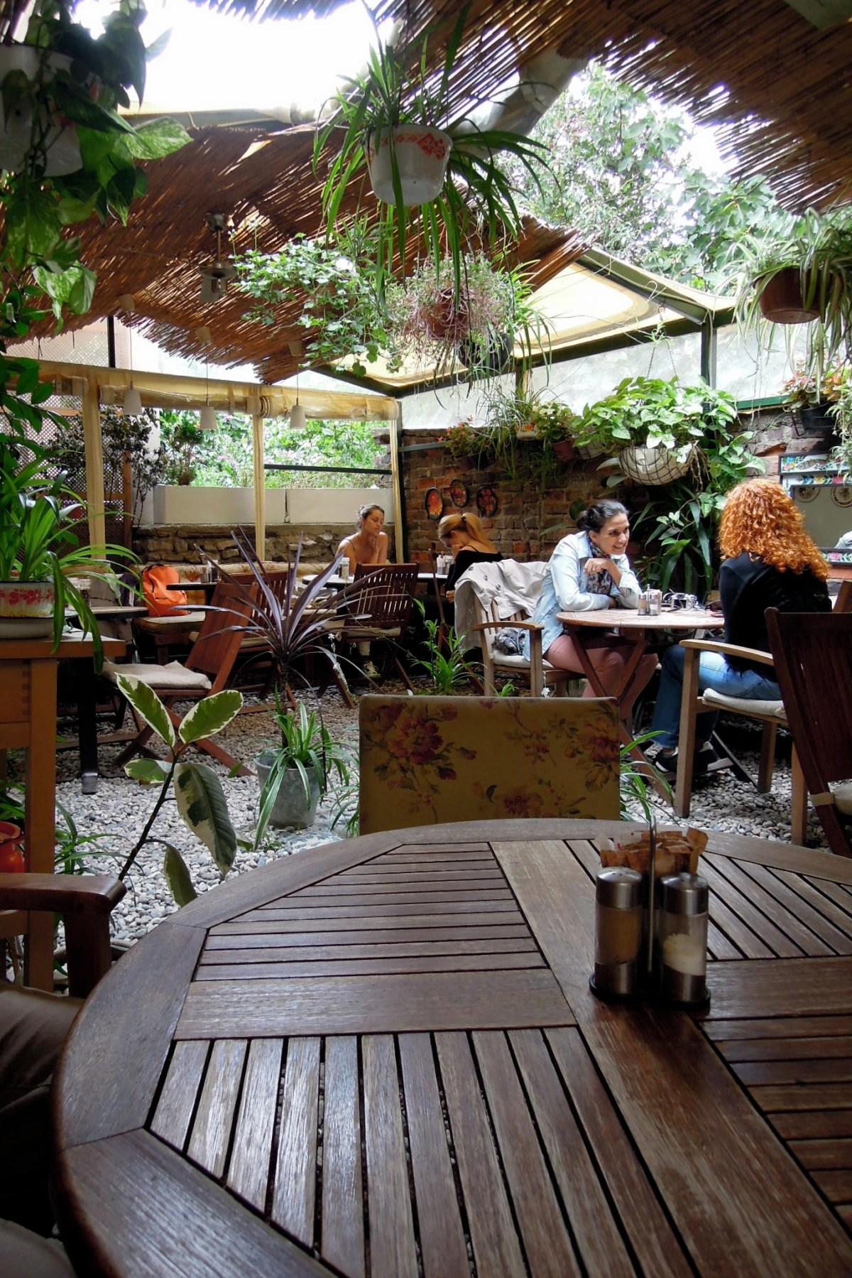 Back garden dining at Kahve 6