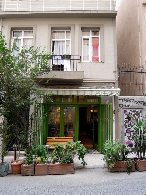 Kahve 6 from the street