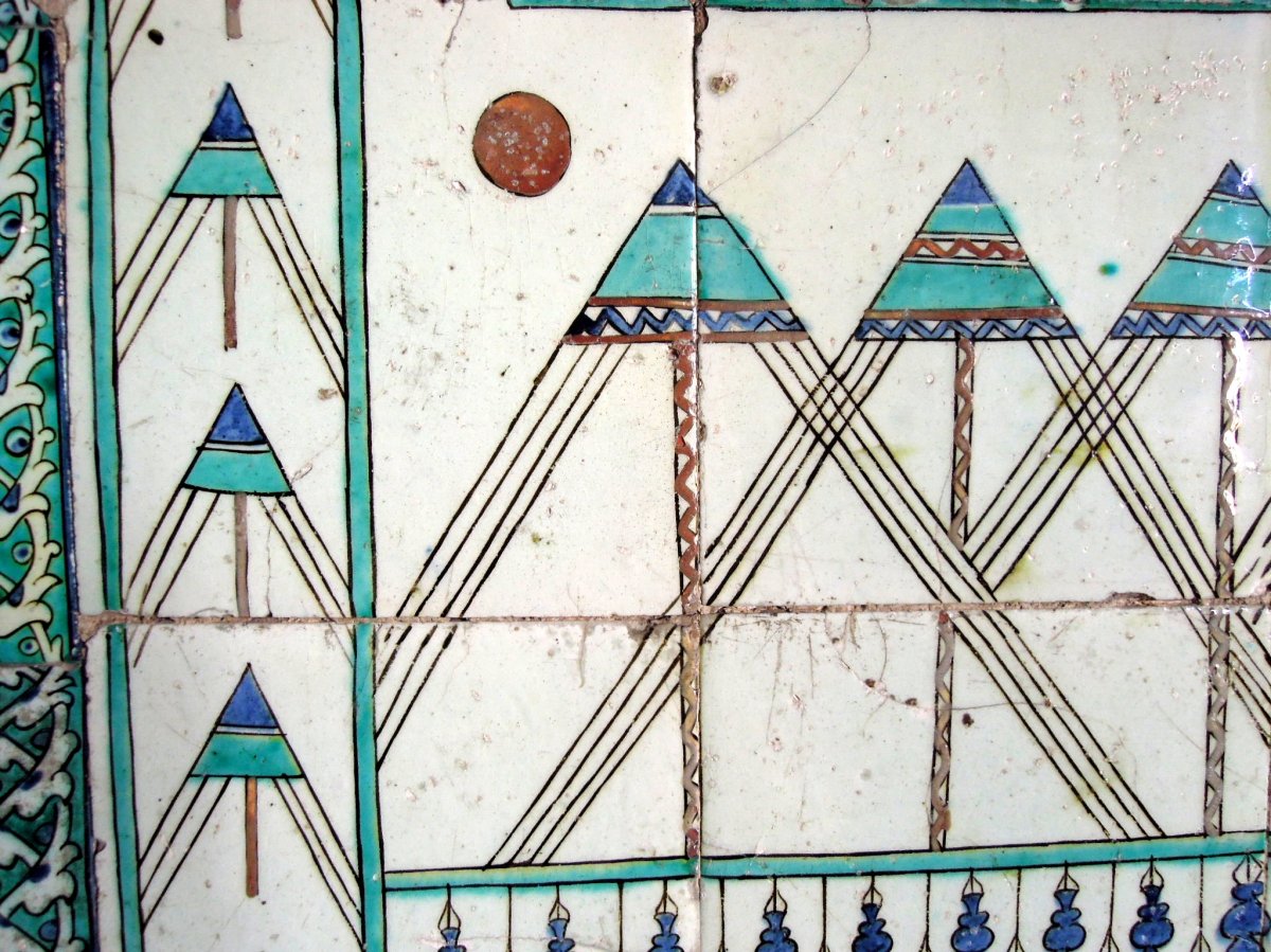 Tiles with geometric pattern