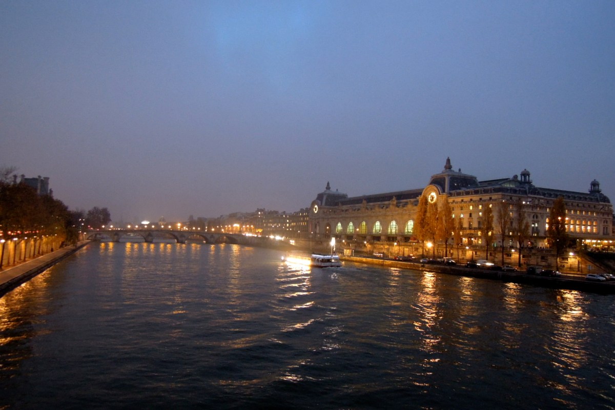 Seine and the Musée d'Orsay by evening