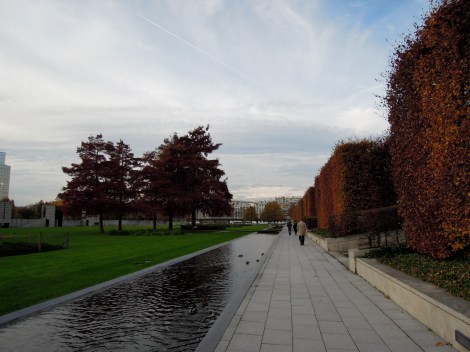 Canal and squared-off hedges