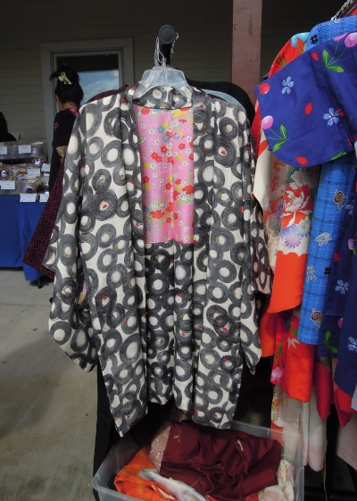 Beautiful Japanese garment (yukata?)