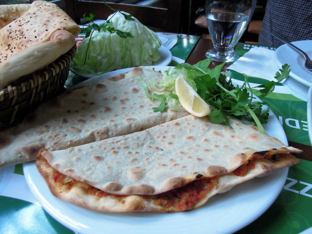 Lahmacun, Bursa Iskender Kebap, Istanbul Lahmacun