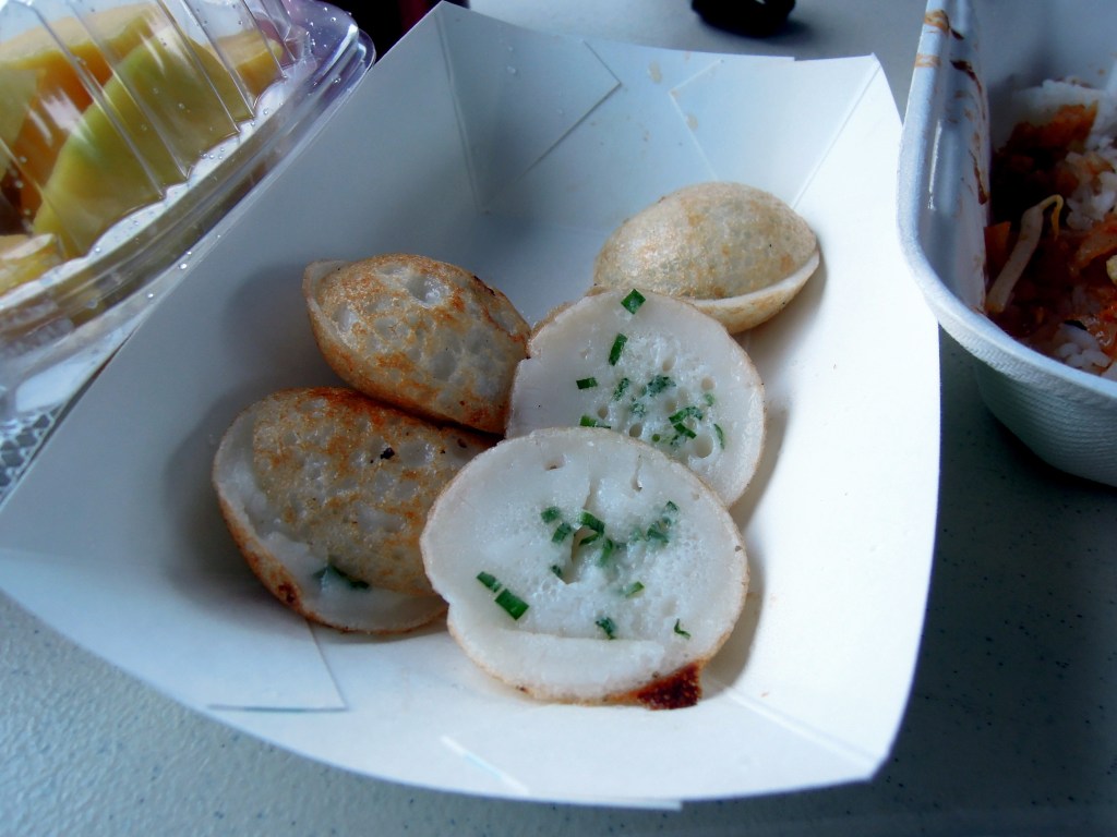 Kanom krok at Berkeley Wat Mongkolratanaram (Thai temple)